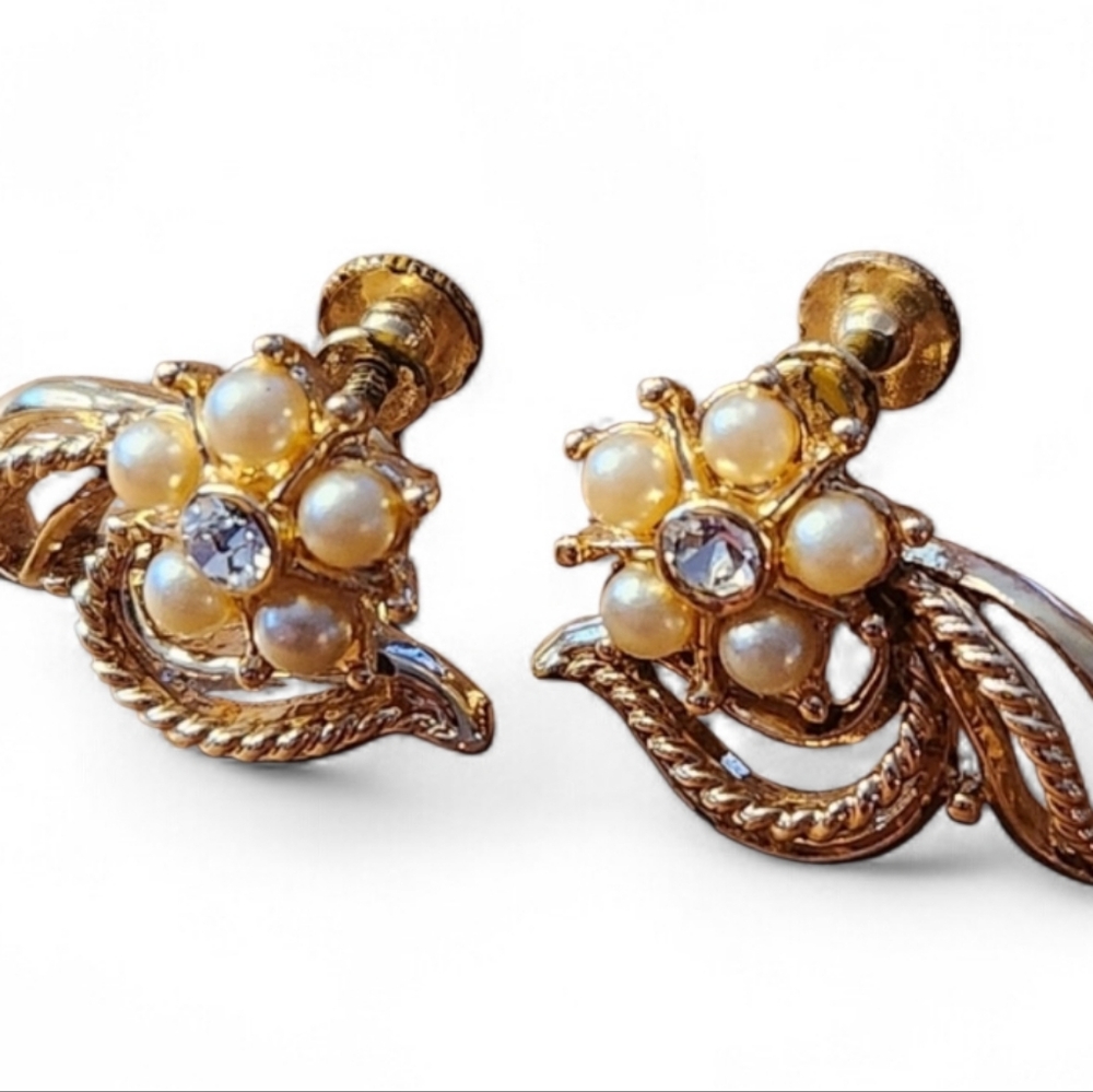 Coro MCM Faux Pearl Rhinestone Flower Screw Back Earrings